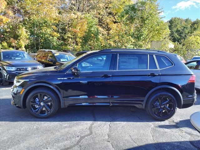 2024 Volkswagen Tiguan SE R-Line Black
