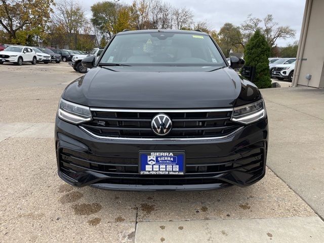 2024 Volkswagen Tiguan SE R-Line Black