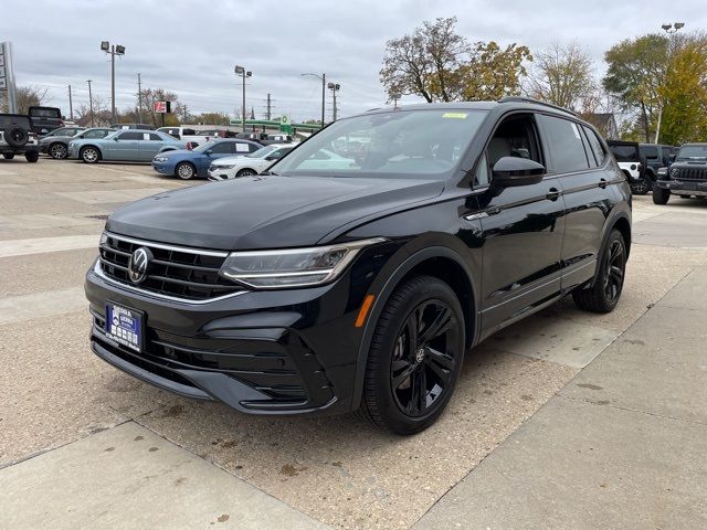 2024 Volkswagen Tiguan SE R-Line Black