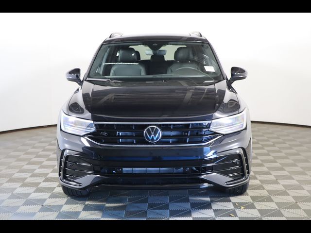 2024 Volkswagen Tiguan/Taos SE R-Line Black