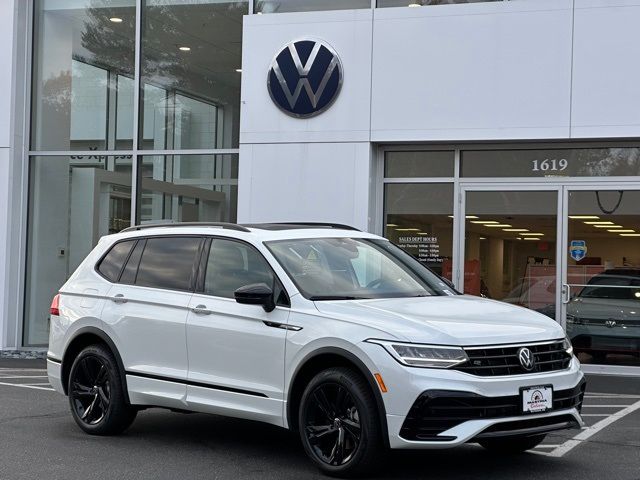 2024 Volkswagen Tiguan SE R-Line Black