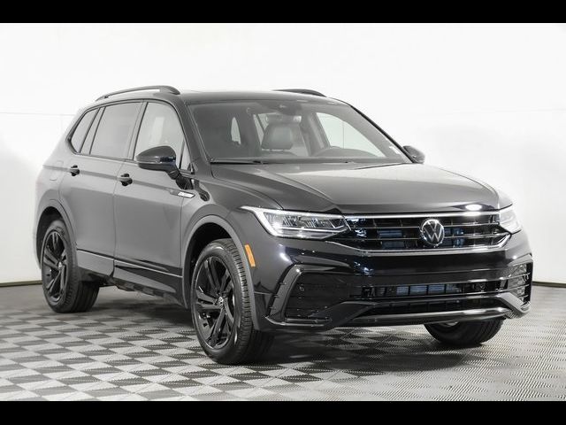 2024 Volkswagen Tiguan/Taos SE R-Line Black