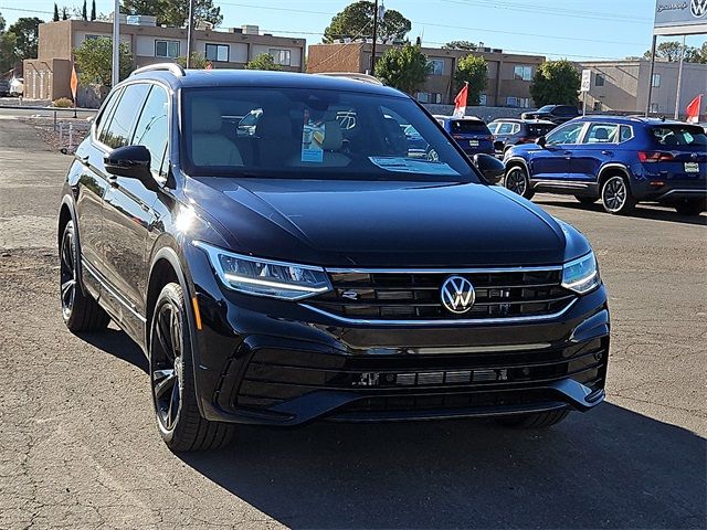 2024 Volkswagen Tiguan SE R-Line Black