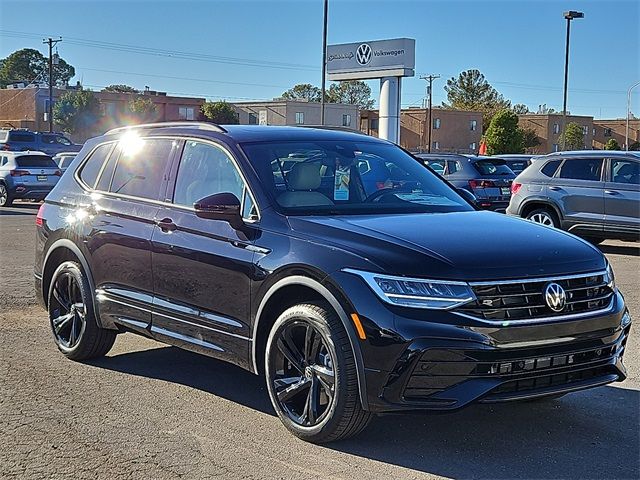 2024 Volkswagen Tiguan SE R-Line Black