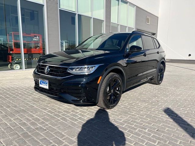 2024 Volkswagen Tiguan/Taos SE R-Line Black