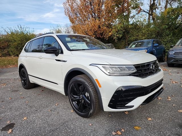 2024 Volkswagen Tiguan SE R-Line Black