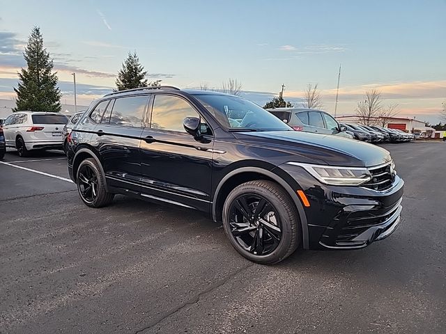 2024 Volkswagen Tiguan SE R-Line Black