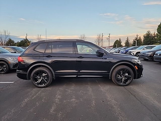 2024 Volkswagen Tiguan SE R-Line Black