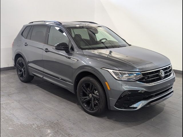 2024 Volkswagen Tiguan SE R-Line Black