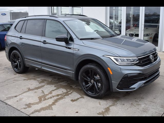 2024 Volkswagen Tiguan SE R-Line Black