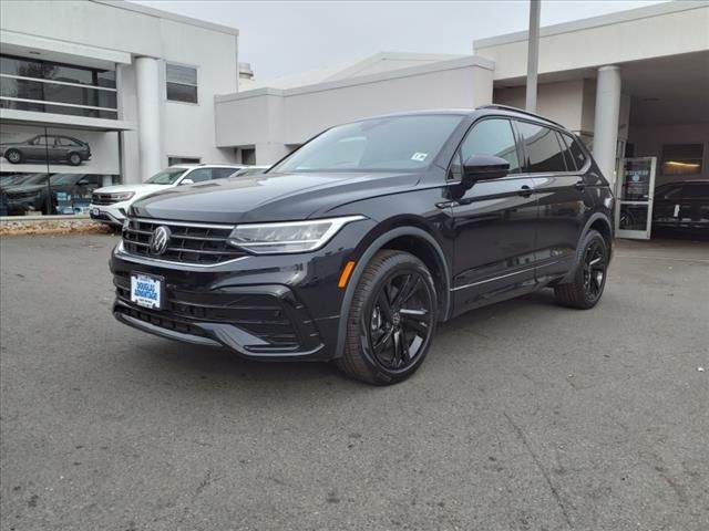 2024 Volkswagen Tiguan SE R-Line Black