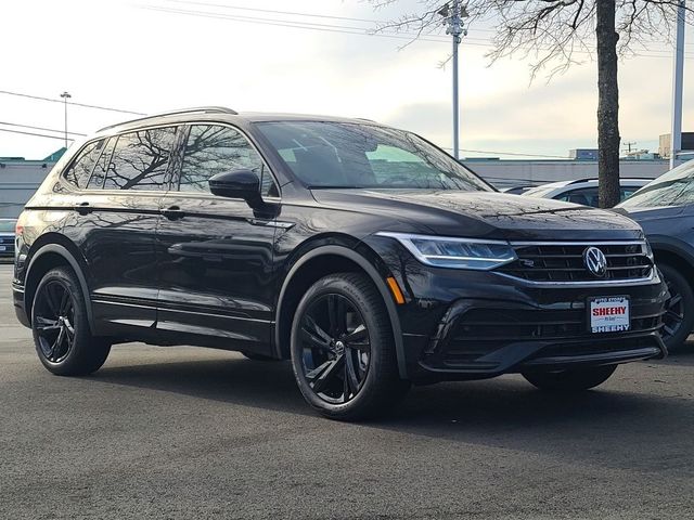 2024 Volkswagen Tiguan SE R-Line Black