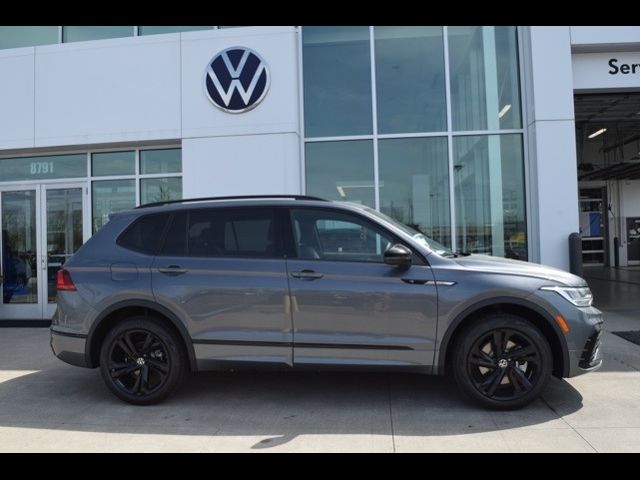 2024 Volkswagen Tiguan SE R-Line Black