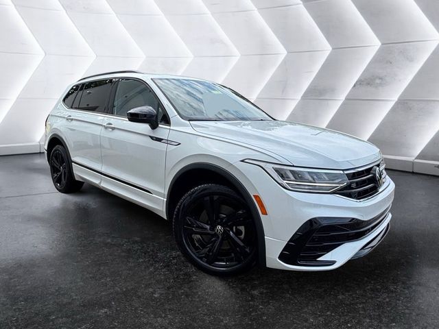 2024 Volkswagen Tiguan SE R-Line Black