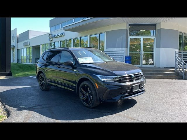 2024 Volkswagen Tiguan SE R-Line Black