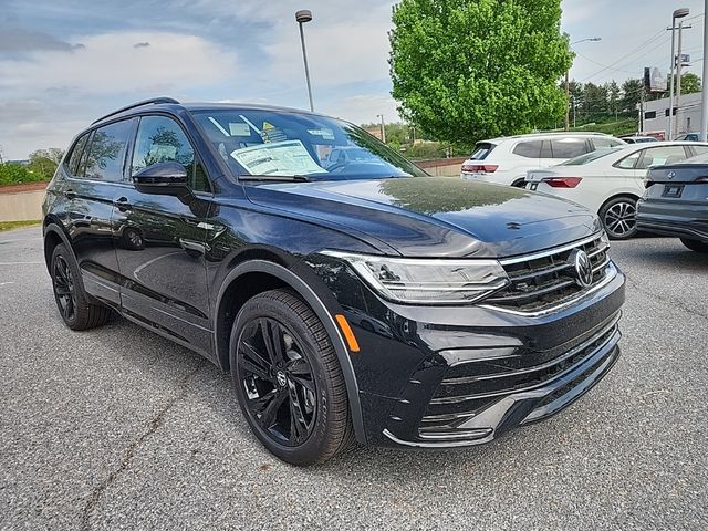 2024 Volkswagen Tiguan SE R-Line Black