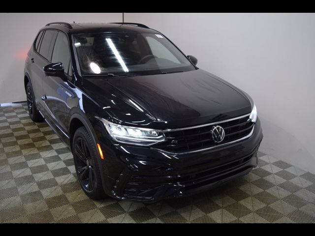 2024 Volkswagen Tiguan SE R-Line Black