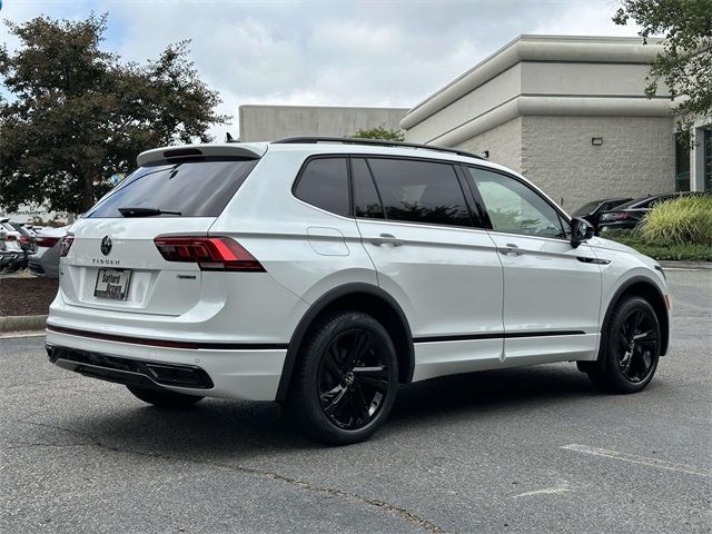 2024 Volkswagen Tiguan SE R-Line Black