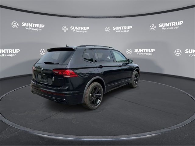 2024 Volkswagen Tiguan SE R-Line Black