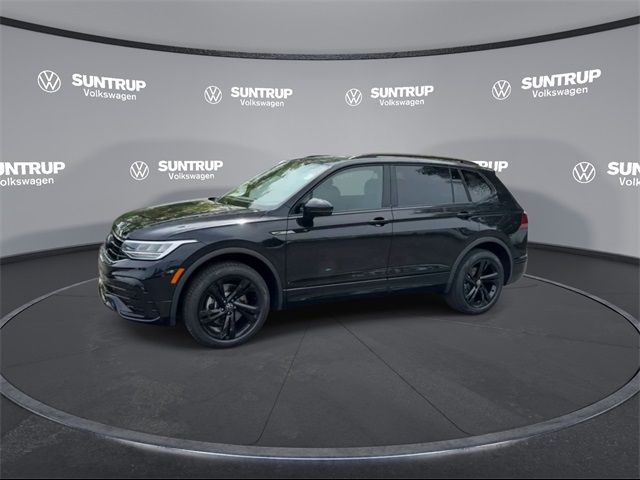 2024 Volkswagen Tiguan SE R-Line Black