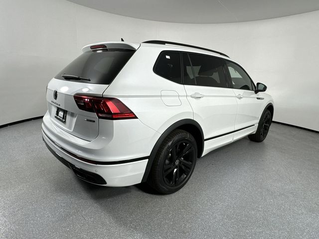 2024 Volkswagen Tiguan/Taos SE R-Line Black