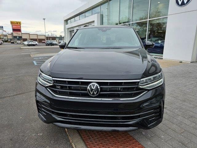 2024 Volkswagen Tiguan/Taos SE R-Line Black