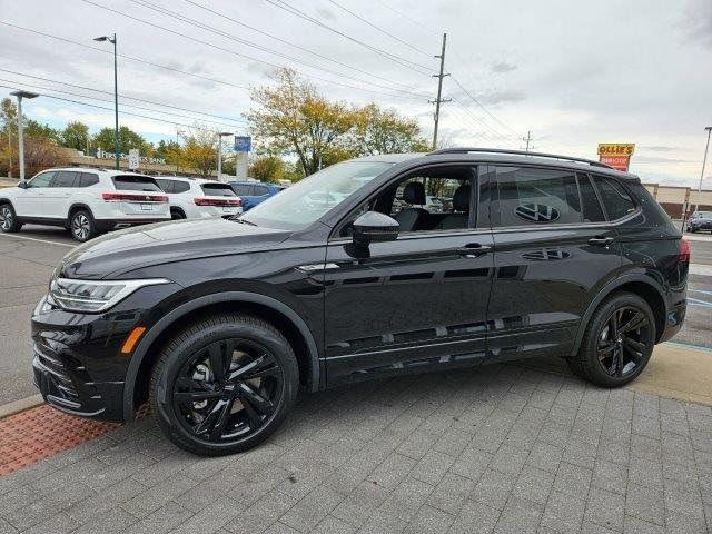 2024 Volkswagen Tiguan/Taos SE R-Line Black