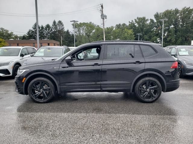 2024 Volkswagen Tiguan SE R-Line Black