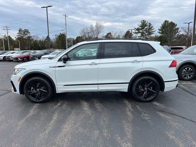 2024 Volkswagen Tiguan SE R-Line Black