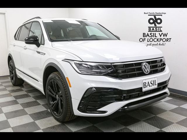 2024 Volkswagen Tiguan/Taos SE R-Line Black