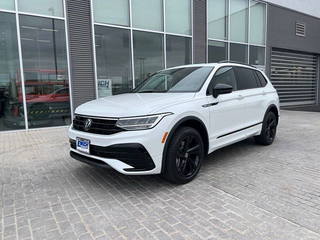 2024 Volkswagen Tiguan SE R-Line Black