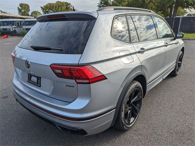 2024 Volkswagen Tiguan/Taos SE R-Line Black