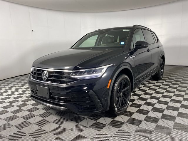 2024 Volkswagen Tiguan/Taos SE R-Line Black