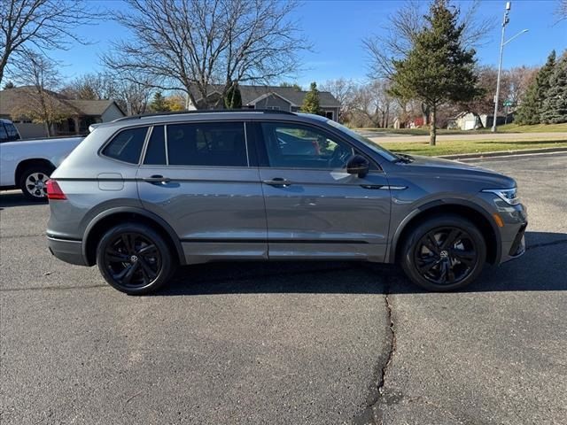 2024 Volkswagen Tiguan SE R-Line Black