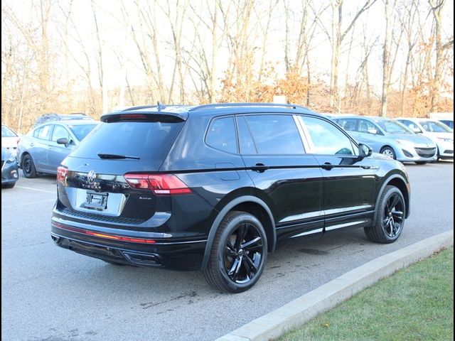 2024 Volkswagen Tiguan SE R-Line Black