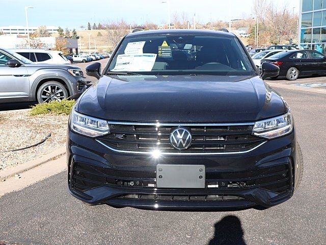 2024 Volkswagen Tiguan/Taos SE R-Line Black