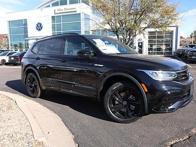 2024 Volkswagen Tiguan/Taos SE R-Line Black