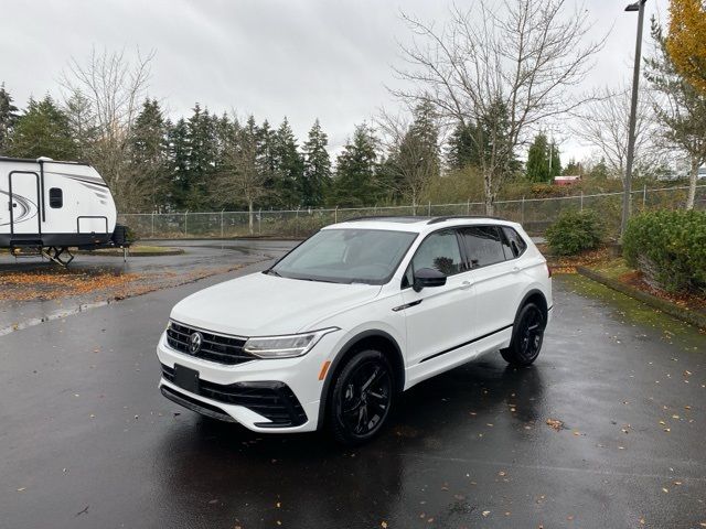 2024 Volkswagen Tiguan SE R-Line Black