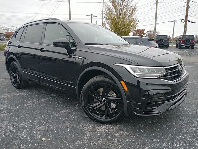 2024 Volkswagen Tiguan SE R-Line Black