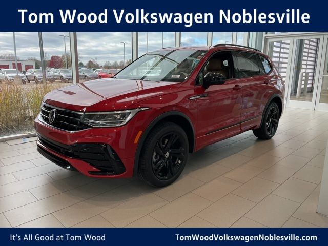 2024 Volkswagen Tiguan SE R-Line Black