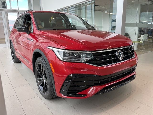 2024 Volkswagen Tiguan SE R-Line Black