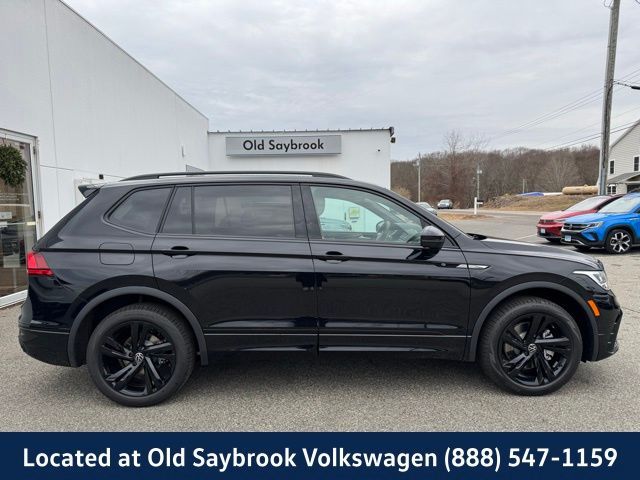 2024 Volkswagen Tiguan SE R-Line Black