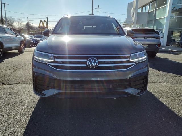 2024 Volkswagen Tiguan SE R-Line Black
