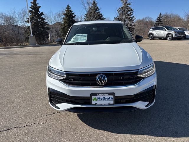 2024 Volkswagen Tiguan SE R-Line Black