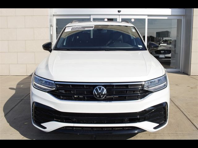 2024 Volkswagen Tiguan SE R-Line Black