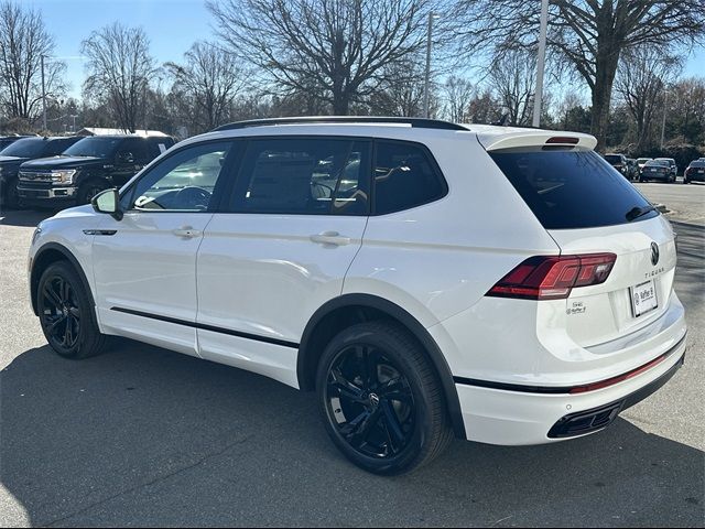 2024 Volkswagen Tiguan SE R-Line Black