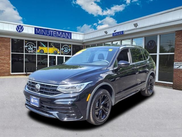 2024 Volkswagen Tiguan SE R-Line Black