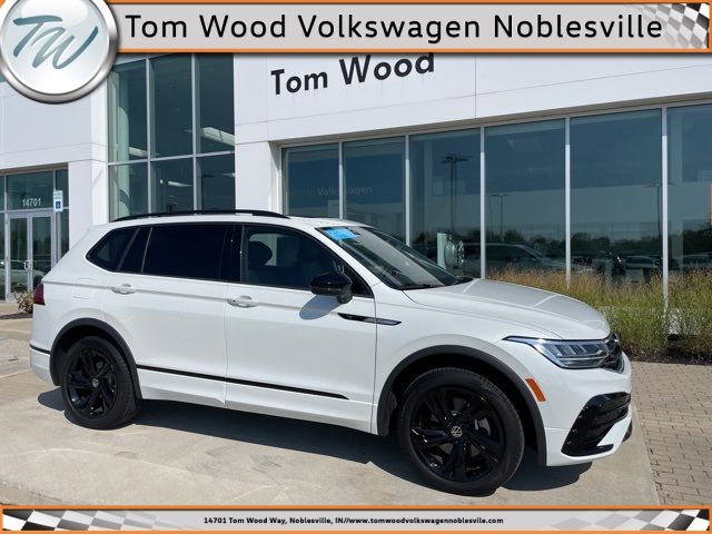 2024 Volkswagen Tiguan SE R-Line Black