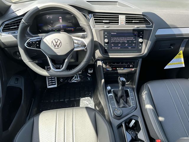 2024 Volkswagen Tiguan SE R-Line Black