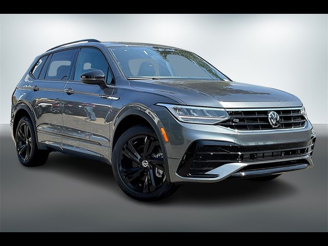 2024 Volkswagen Tiguan SE R-Line Black